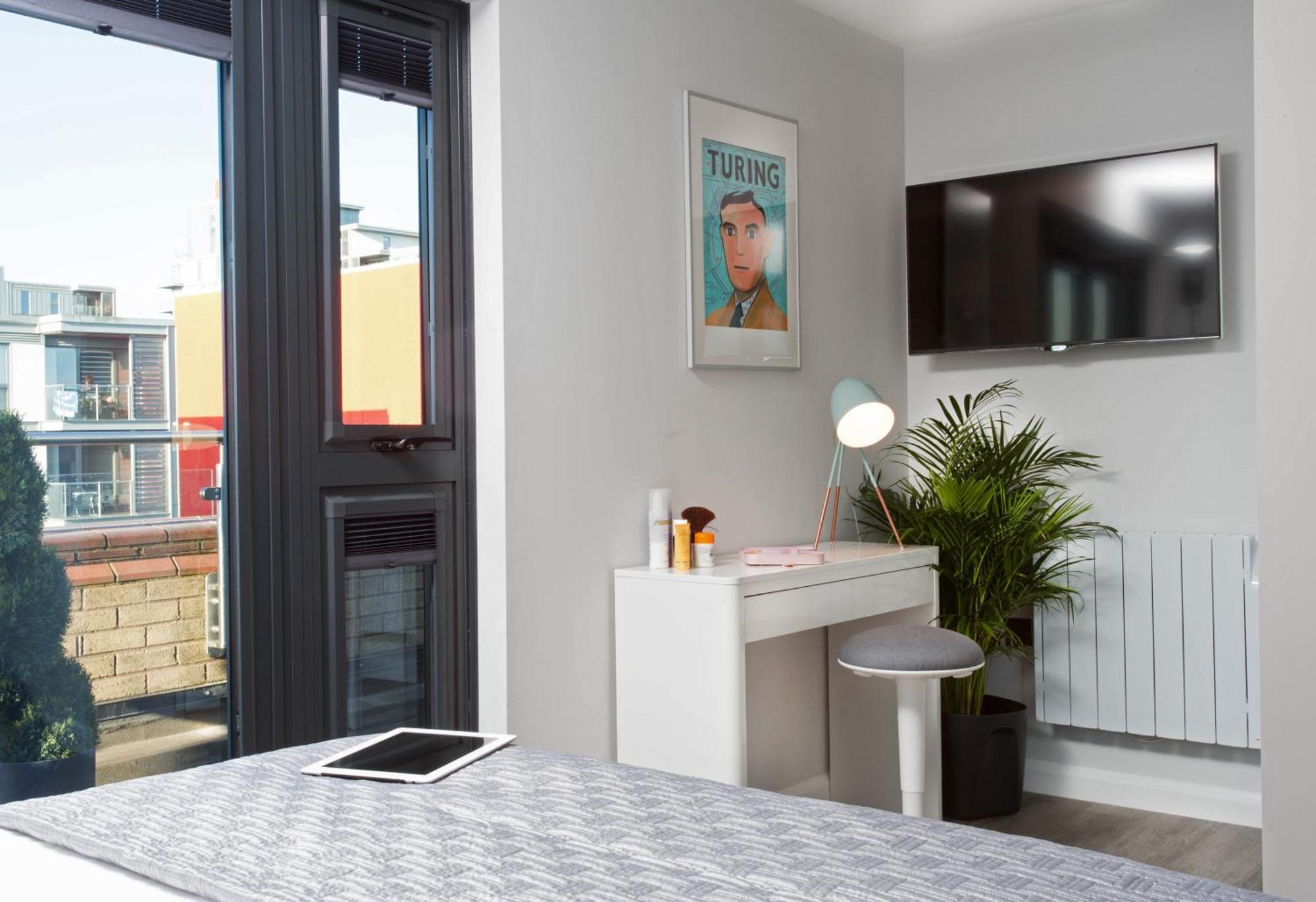 Cotels At 7Zero1 Serviced Apartments - Modern Apartments, Superfast Broadband, Free Parking, Centrally Located 밀턴 케인즈 외부 사진