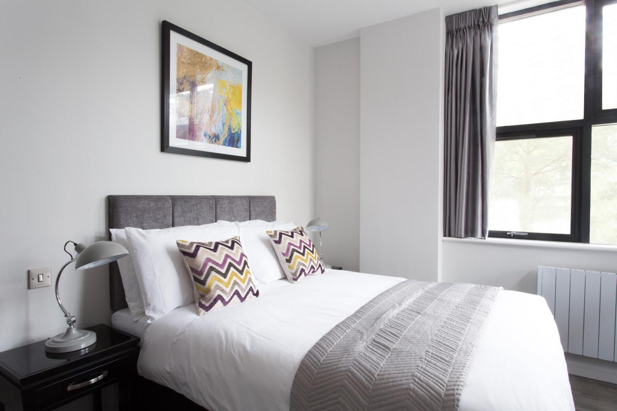 Cotels At 7Zero1 Serviced Apartments - Modern Apartments, Superfast Broadband, Free Parking, Centrally Located 밀턴 케인즈 외부 사진