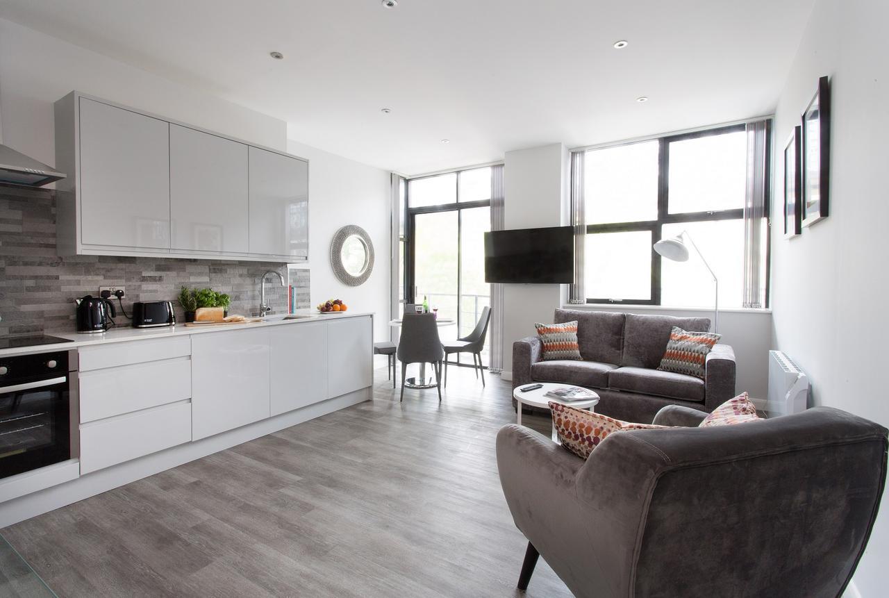 Cotels At 7Zero1 Serviced Apartments - Modern Apartments, Superfast Broadband, Free Parking, Centrally Located 밀턴 케인즈 외부 사진