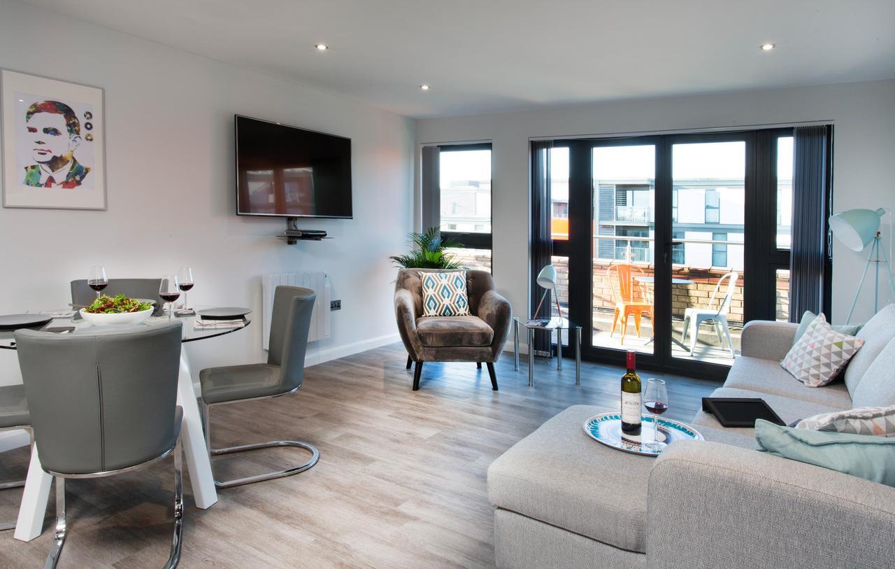 Cotels At 7Zero1 Serviced Apartments - Modern Apartments, Superfast Broadband, Free Parking, Centrally Located 밀턴 케인즈 외부 사진